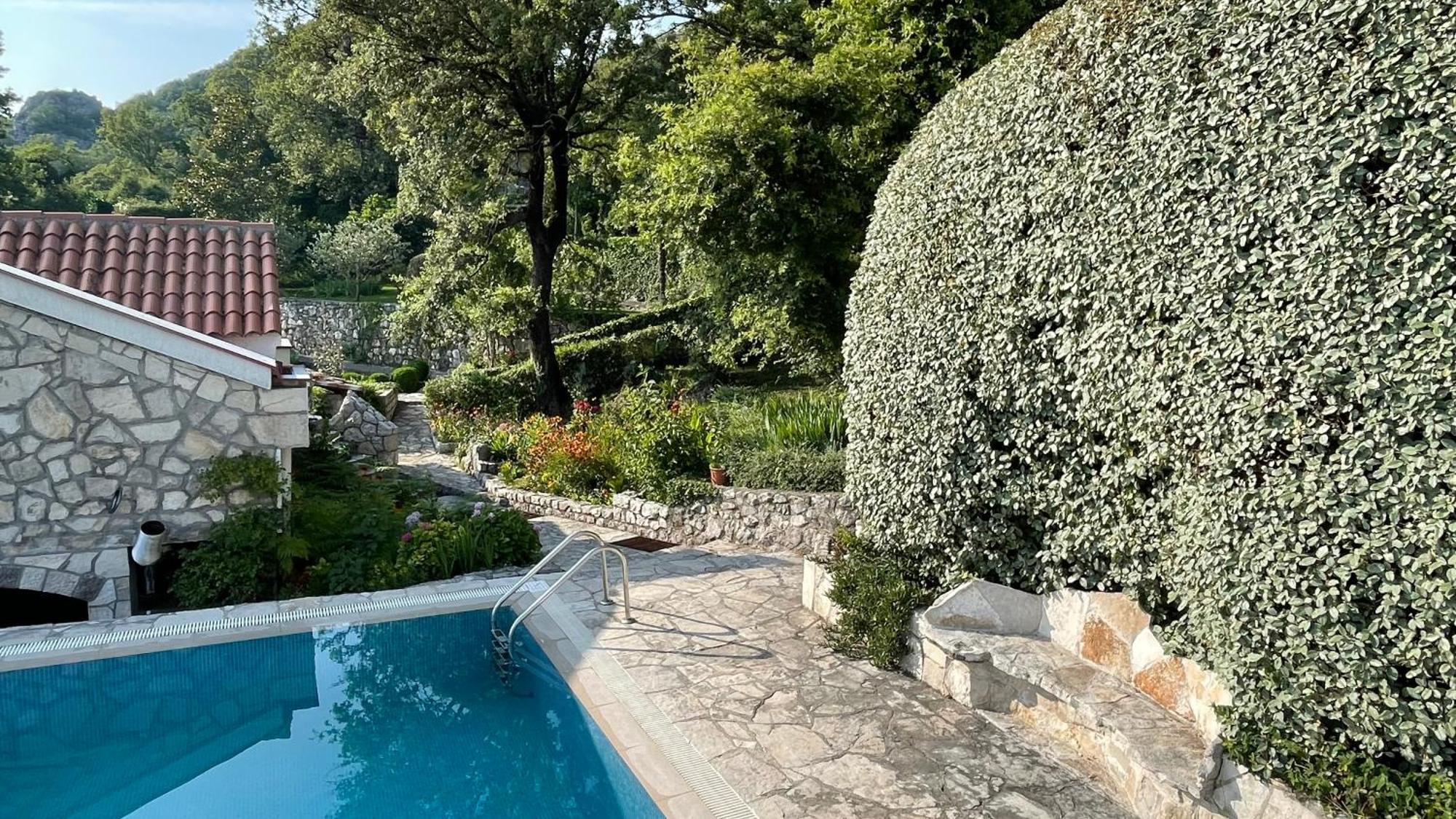 Mountains Villa Near Budva Exterior photo
